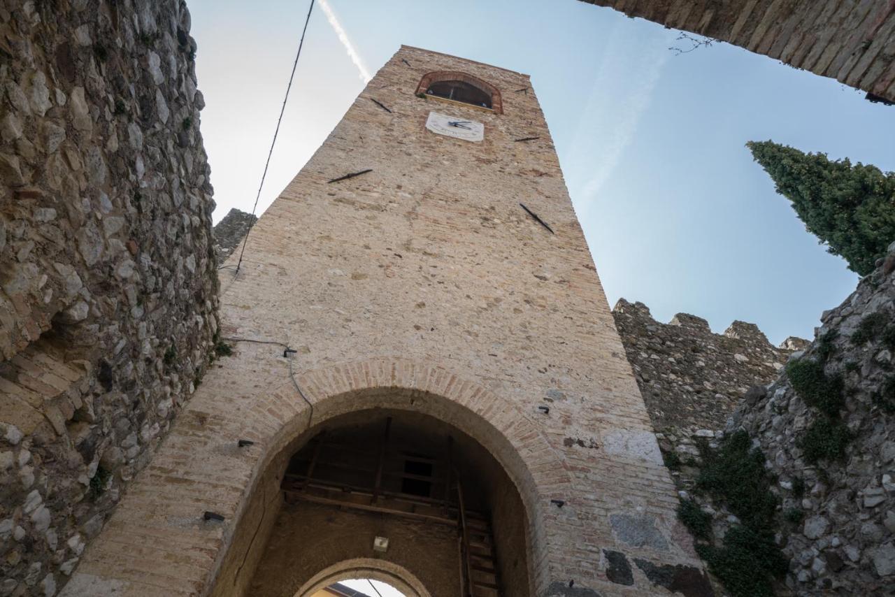 Gardappartamenti Castle Bell Moniga del Garda Buitenkant foto
